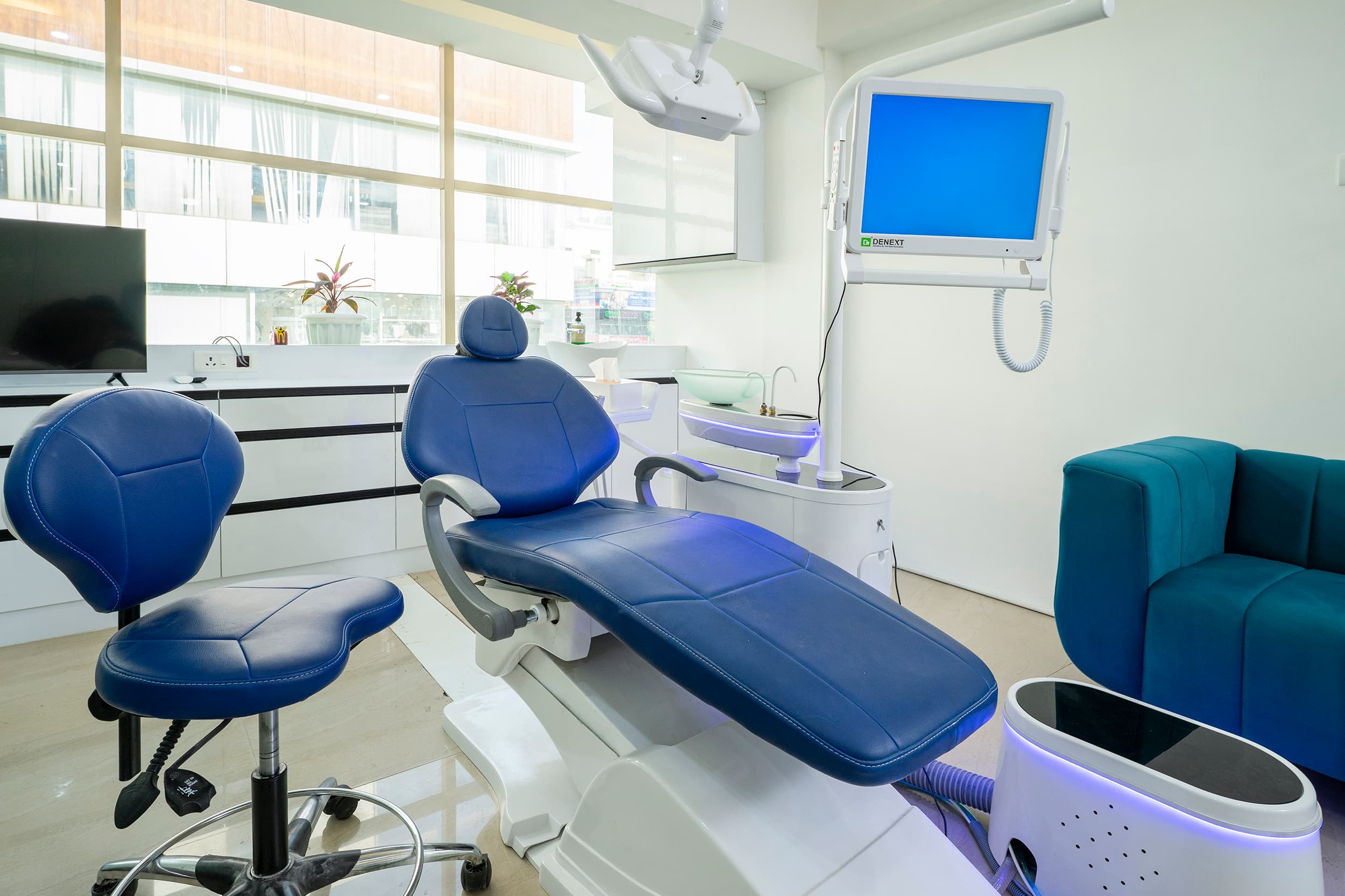 Operation room 2 chairs